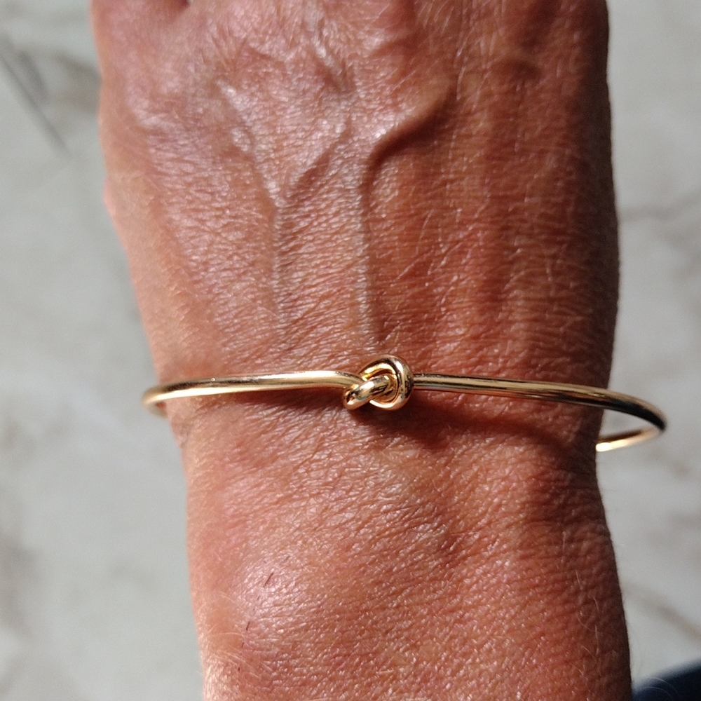 Beautiful pretzel knot wire bracelet.